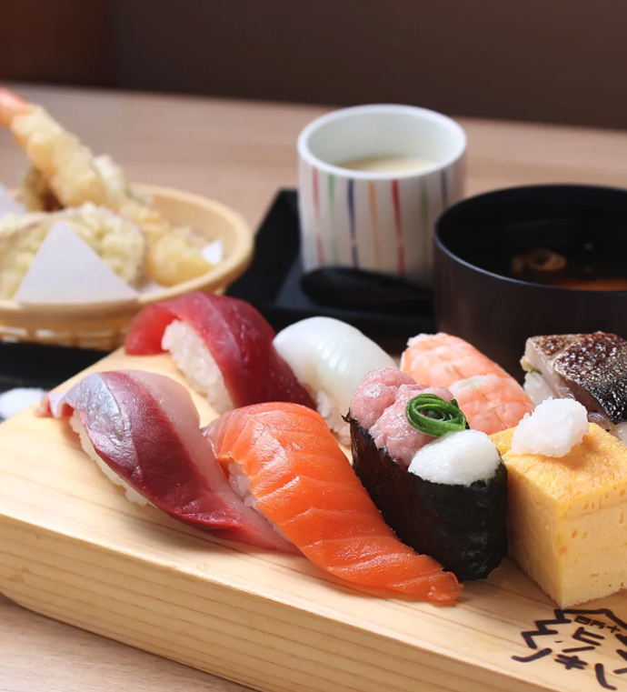 回転寿し 寿し一貫 あぞうの店